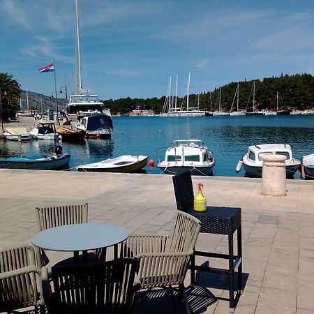 Apartman Tudor Stari Grad  Luaran gambar