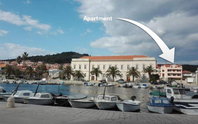 Apartman Tudor Stari Grad  Luaran gambar