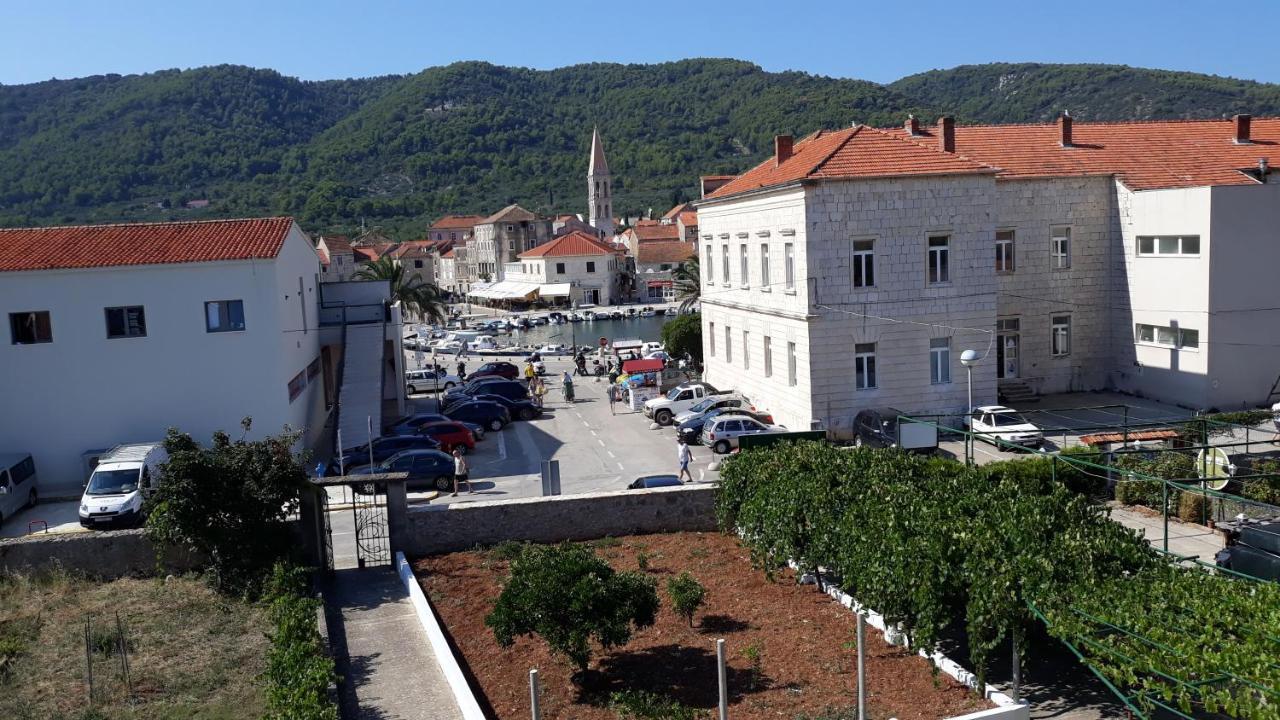 Apartman Tudor Stari Grad  Luaran gambar